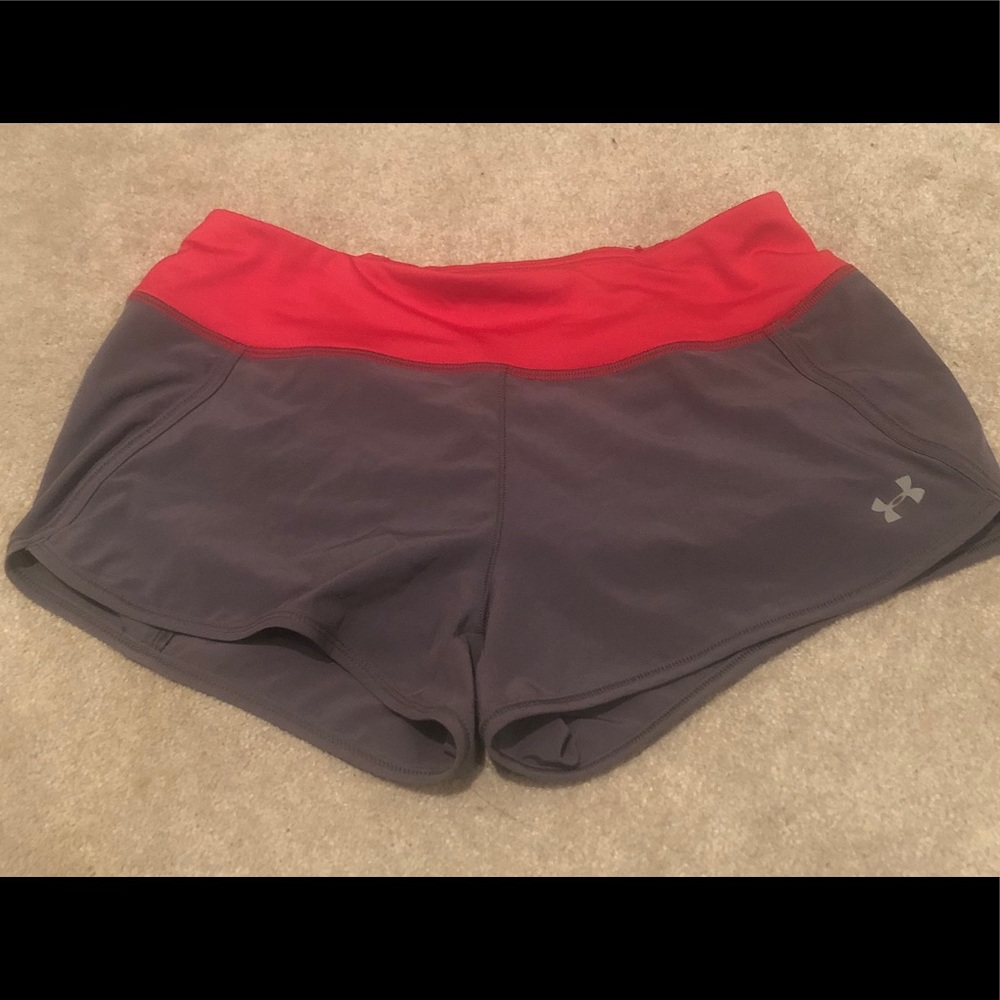 Women’s small Underarmour shorts